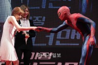 2NE1、『アメイジング・スパイダーマン』試写会に登場