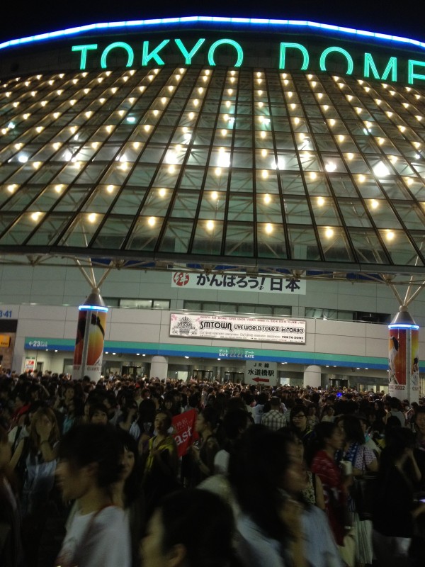 東方神起・少女時代ら出演の「SMTOWN LIVE WORLD TOUR III in TOKYO！」第2日、ファンの熱気が東京ドームを埋め尽くす(10)