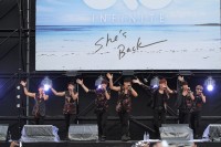 INFINITE、横浜で「She's Back」リリース記念のハイタッチ会　豪雨の中3,000人が参加