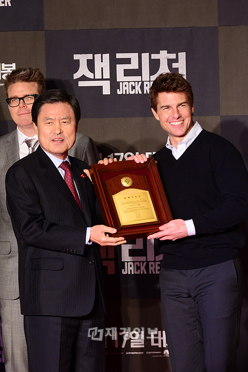 映画『アウトロー』、主演のトム・クルーズらが釜山でプロモーション(2)　トム・クルーズ、釜山市長