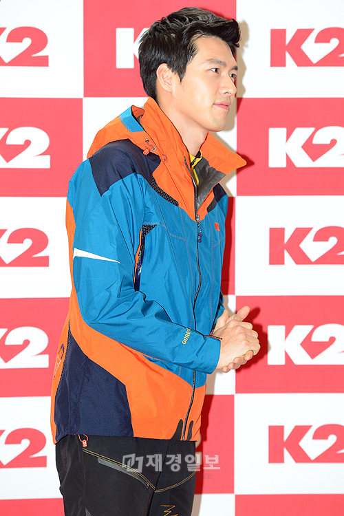 ヒョンビン、「K2 2013 S/S」でアウトドアファッションを披露(16)