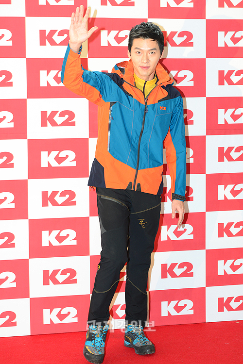 ヒョンビン、「K2 2013 S/S」でアウトドアファッションを披露(14)