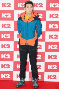 ヒョンビン、「K2 2013 S/S」でアウトドアファッションを披露