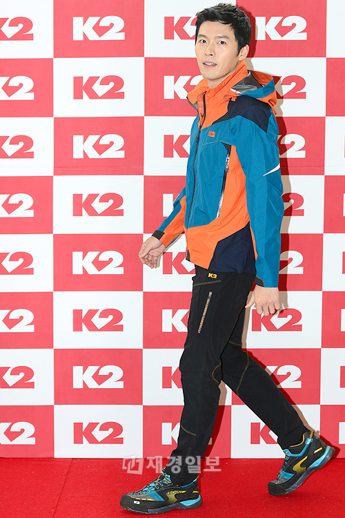 ヒョンビン、「K2 2013 S/S」でアウトドアファッションを披露(1)
