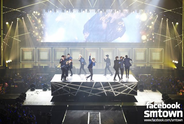 SUPER JUNIOR、世界ツアー「Super Show 5 in SEOUL」のライブ写真(13)