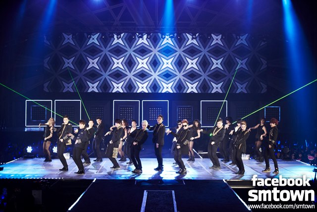 SUPER JUNIOR、世界ツアー「Super Show 5 in SEOUL」のライブ写真(7)