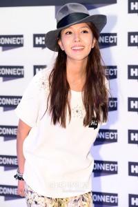 「H:CONNECT」旗艦店のオープニングイベント、BoA、SHINeeらが出席　BoA