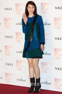 『VOGUE』のファッションイベント、2NE1らが出席　イ・ヨニ