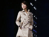 北京で開かれた「2011東京ガールズコレクション（Tokyo Girls Collection）」に出演した韓国女優パク・シネ。