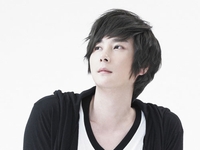 デジタルシングル「もう少し近くに」を発表した韓国の歌手、シン・ヘソン。