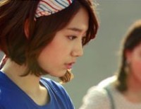 韓国MBCの水木ドラマ「君は僕に惚れた」（邦題：オレのこと好きでしょ）でカヤグム少女イ・ギュウォンを演じるパク・シネが、撮影現場で共演者やスタッフたちを感動させた。