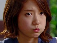 韓国MBCの水木ドラマ「オレのことスキでしょ」の チョン・ヨンファとパク・シネが、雨のあとのスッキリ晴れた空のような愛情あふれるストーリーを織り成し視聴者を楽しませている。