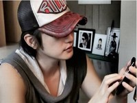 ドラマ「姫の男」のキム・スンユ役でロマンチックな姿を見せている俳優パク・シフが、無類の帽子好きな姿を公開した。写真=パク・シフ自身のツイッター
