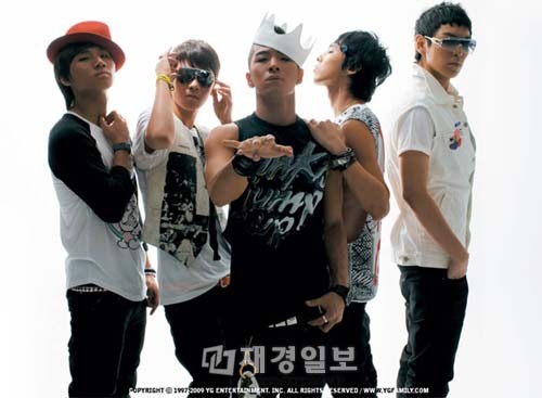 19日でデビュー5周年を迎えた韓国の人気男性グループ「BIGBANG」（ビッグバン）に、ファンらが各種ファンサイトとコミュニティサイトを通じて映像やコメントを寄せ、5人のメンバーを祝福した。