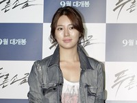 ソン・ガンホ主演の韓国映画「青い塩」のVIP試写会が開かれ、出演者らが参加した。写真はユン・ウネ。