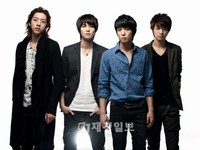 韓国の男性4人組バンド「CNBLUE」(シーエヌブルー)がビザの問題で日本入国を拒否された。