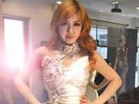 2NE1パク・ボムがウェディングドレス写真を公開 