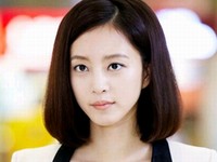 某メディアが2日午前、韓国女優ハン・イェスルの交際相手はある放送局の大株主だと報道したのに対し、ハン・イェスルは所属事務所を通じて事実無根であると公式的な立場発表した。