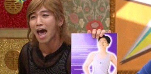 チャン・グンソクは7日、韓国MBC「黄金漁場」に出演したが、MCのユ・セユンがチャン・グンソクの子役時代の下着モデル写真を公開し、目を引いた。