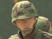 韓国で海兵隊に服務中のヒョンビンがマラソン大会に参加する。
