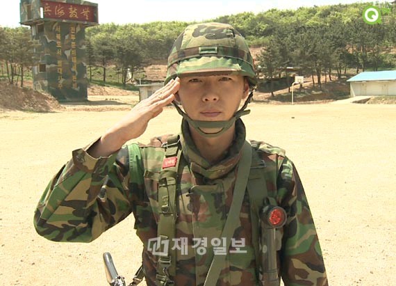 韓国で海兵隊に服務中の俳優ヒョンビン(本名キム・テピョン）がMCに初挑戦する。