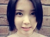 韓国の人気歌手IU（アイユー）がファンに可愛いイタズラをして笑いを誘った。写真=IU.公式ファンサイト