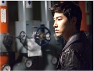 韓国KBSのドラマ『ポセイドン』に出演中のチョン・ユンホの未公開スチールカットが公開された。写真＝エネックステレコム