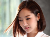 韓国KBSの新水木ドラマ『栄光のジェイン』で主演を務めるパク・ミニョンが、デビューから5年目にしてロングヘアをバッサリ切り、ボブスタイルにした。