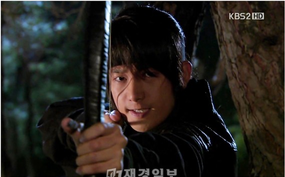 韓国KBSの水木ドラマ『姫の男』がパク・シフの胸を締め付けるような涙のシーンを予告し話題となっている。