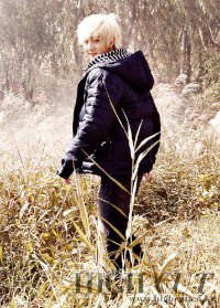 韓国の人気男性グループ「MBLAQ」（エムブラック）のチョンドゥンは最近、ソウルの漢江（ハンガン）公園の二村地区で撮影した「ハイカット」の雑誌撮影で、秋の少年の姿を披露した。写真＝ハイカット