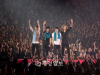 今月4日から日本テレビで放送されている「SUPERNATURAL（スーパーナチュラル）：THE ANIMATION」のエンディングテーマに、韓国男性4人組バンド「CNBLUE」（シーエヌ・ブルー）のリーダー、チョン・ヨンファの自作曲「In My Head」が採用されている。