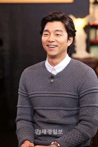 韓国中を熱くしている韓国映画『るつぼ（トガニ）』で主人公カン・イノを演じた韓国俳優コン・ユが、9日午前11時放送の韓国ケーブルチャンネルtvNの番組「ペク・チヨンのピープルインサイド」に出演する。
