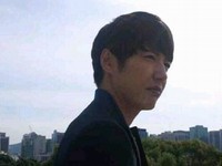 韓国俳優ユン・サンヒョンは9日、自身の中国マイクロブログ・シナウェイボー（sina weibo）に「いい天気ですね＾＾今野外撮影中！韓国で10月9日はハングルが作られた『ハングルの日』なんですよ。ㄱㄴㄷㄹㅁㅂㅅㅇㅈㅊㅋㅌㅍㅎ!」とコメントした。