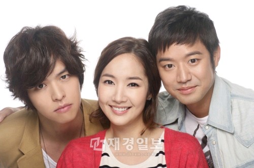 韓国KBS水木ドラマ『栄光のジェイン』が初回から視聴率2位を記録し、順調なスタートを切った。
