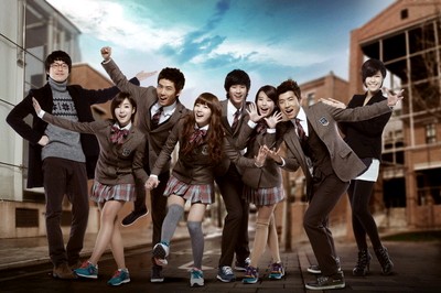 韓国総合エンターテイメントチャンネル「Mnet」（エムネット）を日本で運営するCJ Media Japanは、韓国俳優ペ・ヨンジュンが手掛けた、青春ラブストーリードラマ『ドリームハイ』字幕版を、30日から「Mnet」で日本初放送する。