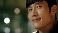 ソニ－コリア （www.sony.co.kr)は韓国俳優イ・ビョンホンをモデルに起用し、デジタルカメラの新しいパラダイムを提示する製品「DSLT アルファ65」の広告キャンペーンを開始した。