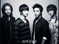 韓国男性バンドグループ「CNBLUE」（シーエヌブルー）の日本メジャーデビューシングル『In my head』が、発売当日にオリコンチャートでKARAを上回った。