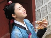 韓国の女優シン・セギョンは7日午後、自身のme2dayに「幸せなソイ、集中するソイ」というコメントと共に2枚の写真を投稿した。写真＝シン・セギョンのme2day