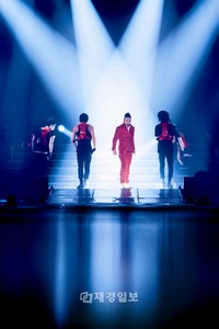 韓国のミュージックエンターテイメントチャンネル韓国SBS MTVは、『2011 MTVヨーロッパミュージックアワード』で、韓国男性アイドルグループ「BIGBANG」（ビッグバン）が韓国歌手初の“ワールドワイド・アクト賞”部門最優秀賞受賞という快挙を遂げたことを記念し、12日には「BIGBANG DAY」、13日には「EMA DAY」特集を準備している。
