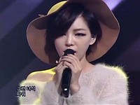 韓国女性4人組歌手グループ「Brown Eyed Girls」（ブラウン・アイド・ガールズ）が、新曲「クレンジング・クリーム」で清純な姿を披露し、再び視線を集めている。写真＝韓国SBSキャプチャー