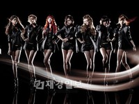 17日午前1時、SUPER JUNIOR（スーパー ジュニア）のシンドンが進行する韓国MBCラジオ「退屈打破」にラニア（RaNia）の末っ子T-ae（ティエ）、Xia（シア）が出演し、ラニアの新曲“PopPopPop”を公開した。