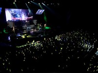 韓国男性アイドルグループ「FTISLAND」（エフティー・アイランド）は26日と27日の両日、ソウルのブルースクエアでアンコールコンサート“MEMORY IN FTISLAND2011 IN SEOUL”を開き、多国籍ファンと楽しい時間を過ごした。