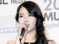 韓国の人気歌手IU（アイユー）が韓国KBS 2TV 「ユ・ヒヨルのスケッチブック」に出演し、MCのユ・ヒヨルにショックを与えた。