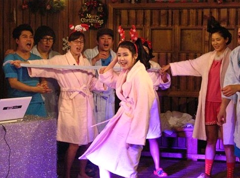 韓国の人気歌手IU（アイユー）がセクシーダンスを披露した。写真=韓国KBS放送のキャプチャー
