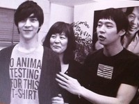 最近、韓国の某オンライン・コミュニティで「パク・ユチョン家族の写真」というタイトルの写真が投稿された。写真=オンラインコミュニティ