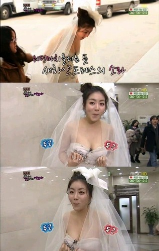 24日に放送された韓国MBC『私たち結婚しました』でカン・ソラは超ミニのウェディングドレス姿で現れた。
