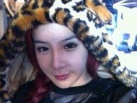 2NE1（トゥエニィワン）のパク・ボムがトラの帽子をかぶって撮った写真を掲載した。写真=パク・ボムのツイッター
