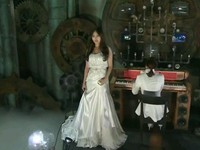 4Minuteホ・ガユン、『2011MBC歌謡大祭典』で華やかなウェディングドレス 