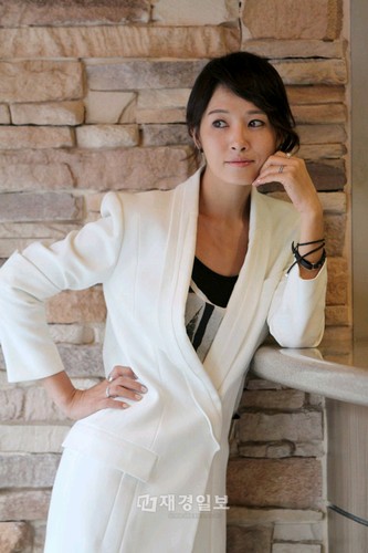 女優キム・ソナがワッフル専門店「ワッフルルーシュ」のモデルに抜擢された。