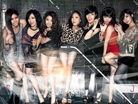 女性アイドルグループT-ARA（ティアラ）の曲が韓国の音楽チャートで3週連続1位を記録するという人気ぶりだ。